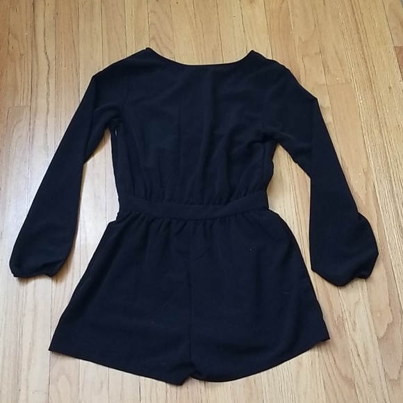 Black V-Neck Romper, Long Sleeve - Picture 8 of 8